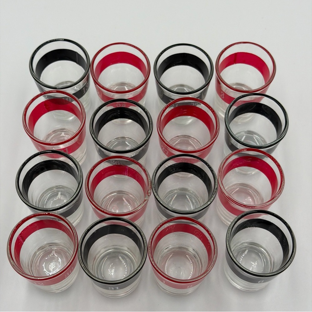 Drinking Roulette Set - Black and Red - Picture 5 of 9